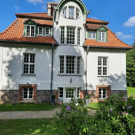 Apartment Kamin-stuuv *